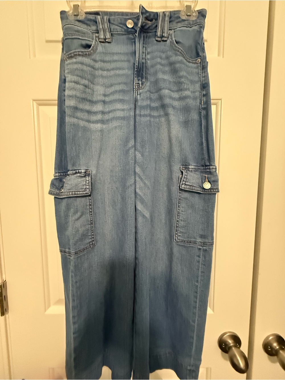 American Eagle Outfitters Light Blue Wide-Leg Cargo Jeans